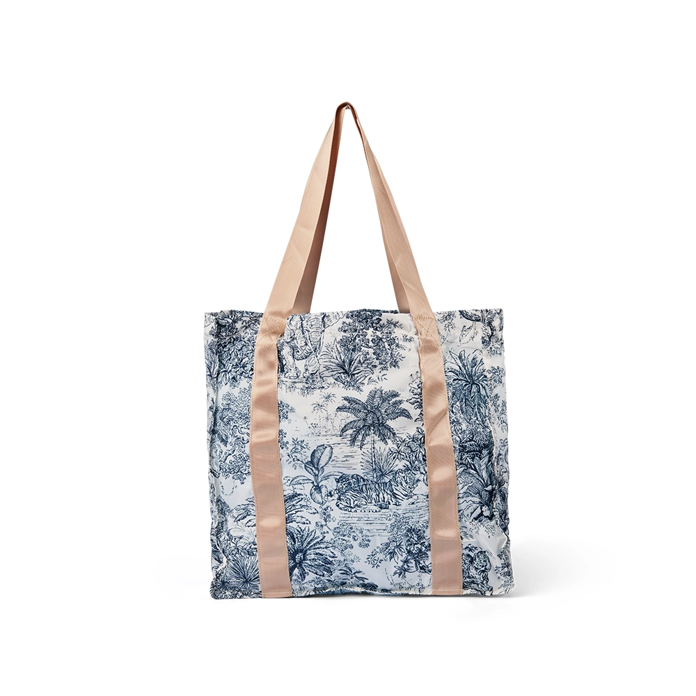 Queen of Hearts Folding Shopping Bag in White Lotus